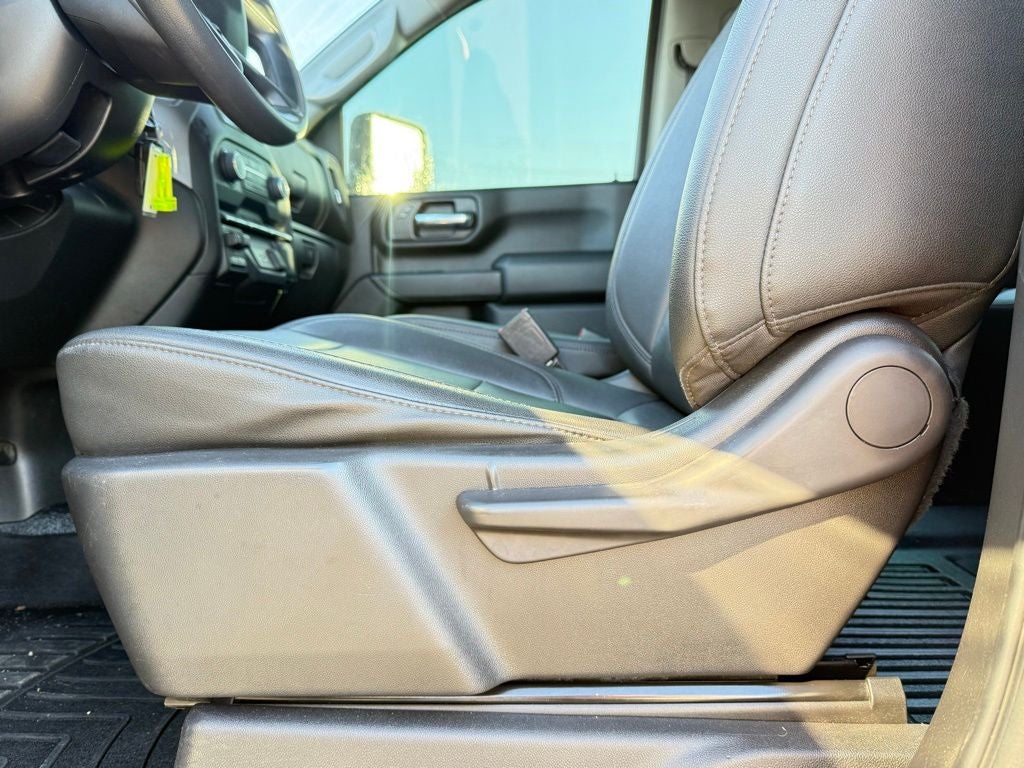 2022 Chevrolet Silverado 3500HD Work Truck flat bed