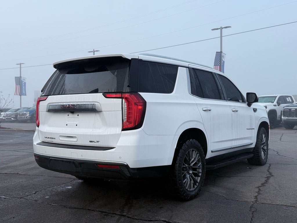 2022 GMC Yukon SLT moon roof/capt seats