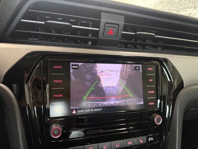 2022 Volkswagen Passat 2.0T SE