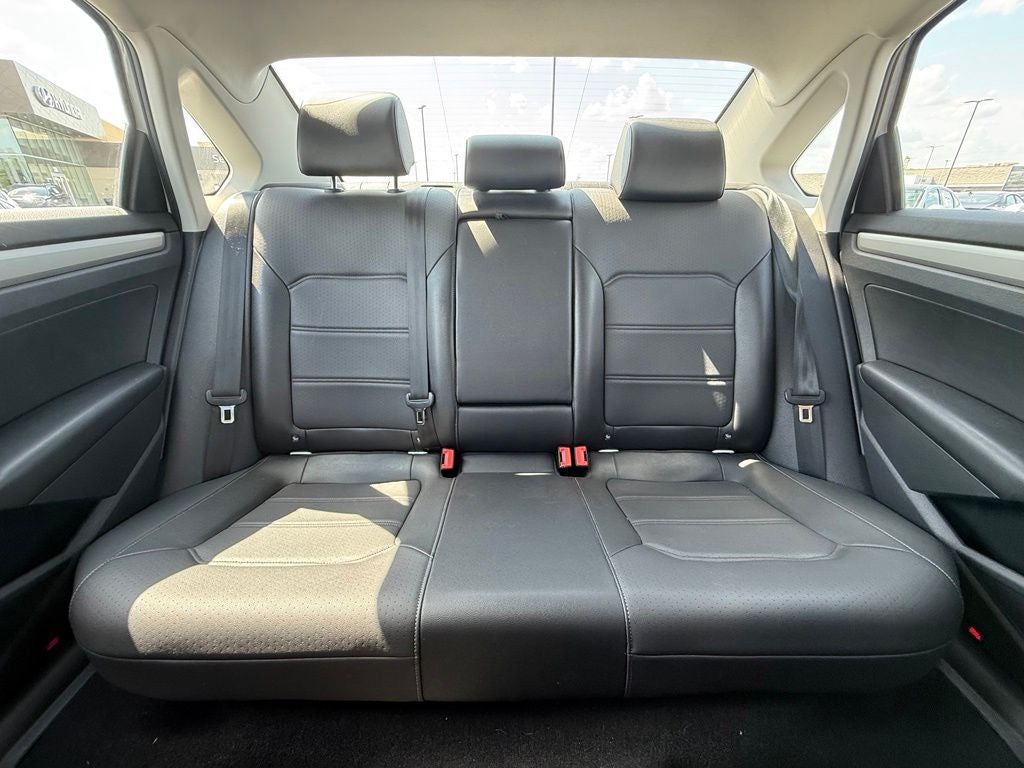 2022 Volkswagen Passat 2.0T SE