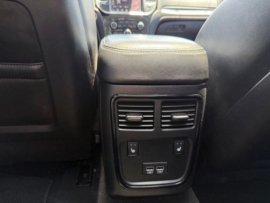 2023 Chrysler 300 C