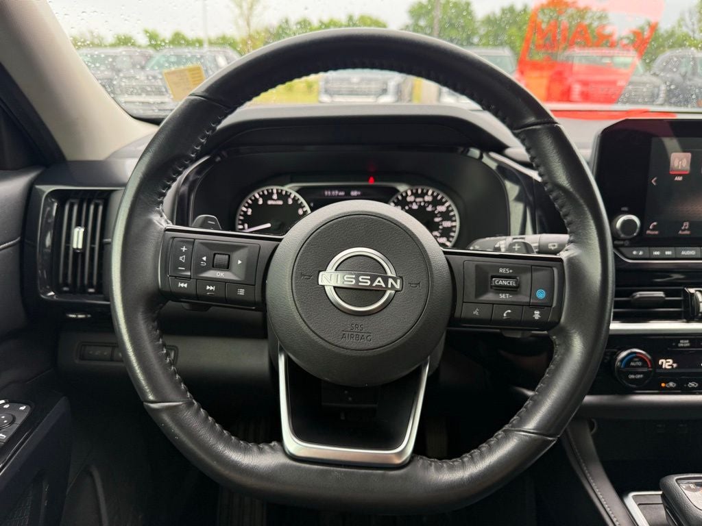 2022 Nissan Pathfinder SV