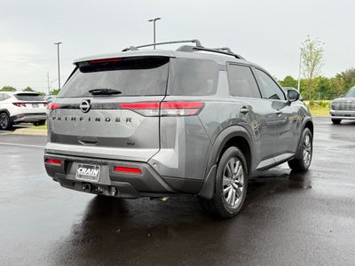 2022 Nissan Pathfinder SV