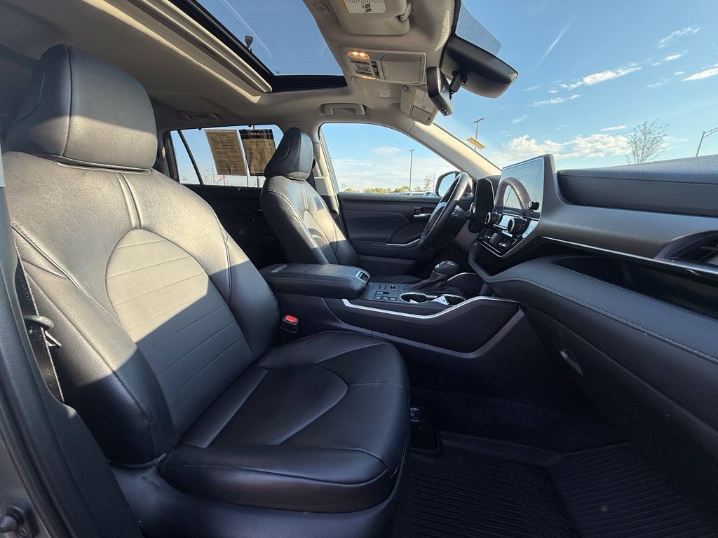 2025 Toyota Highlander XLE