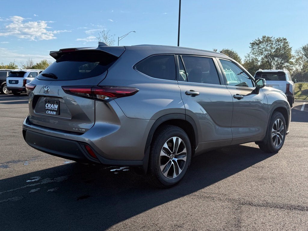 2025 Toyota Highlander XLE