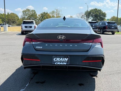 2024 Hyundai Elantra SE