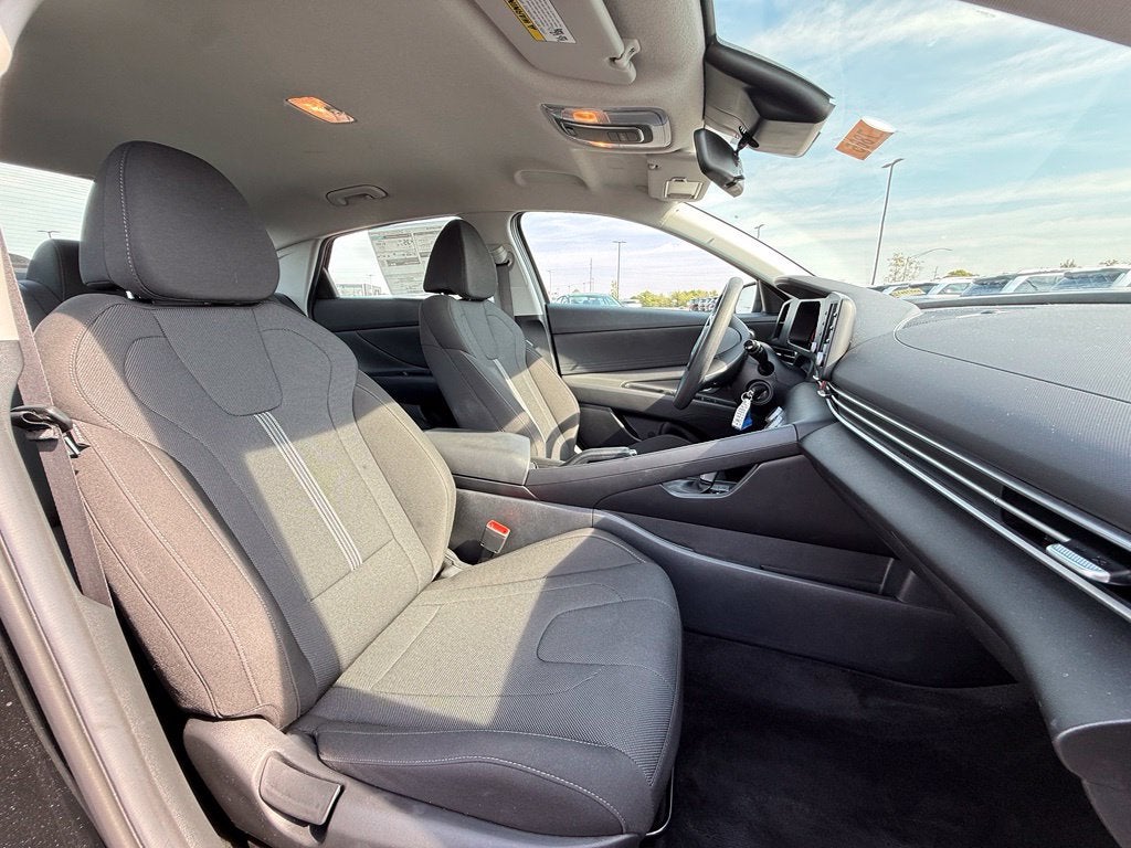 2025 Hyundai Elantra SE CPO Eligible