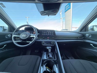 2024 Hyundai Elantra SEL 1 OWNER CLEAN CAR FAX