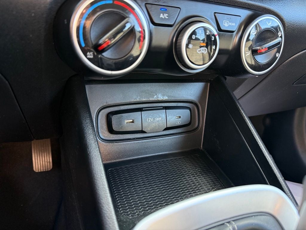 2023 Hyundai Venue SE