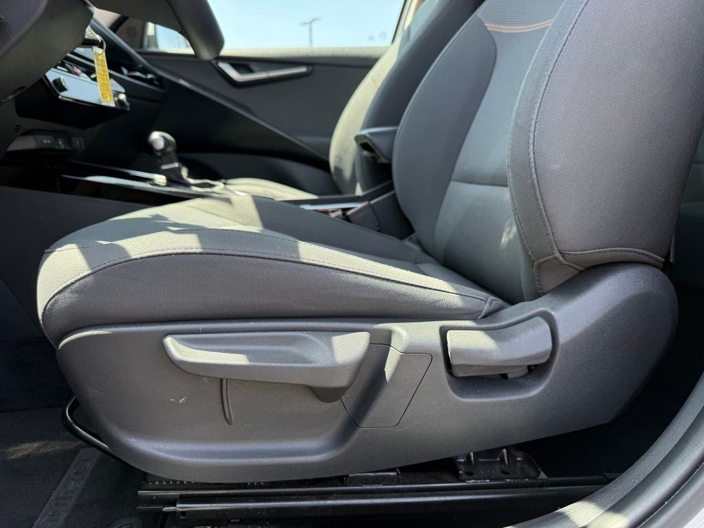 2025 Kia Niro LX