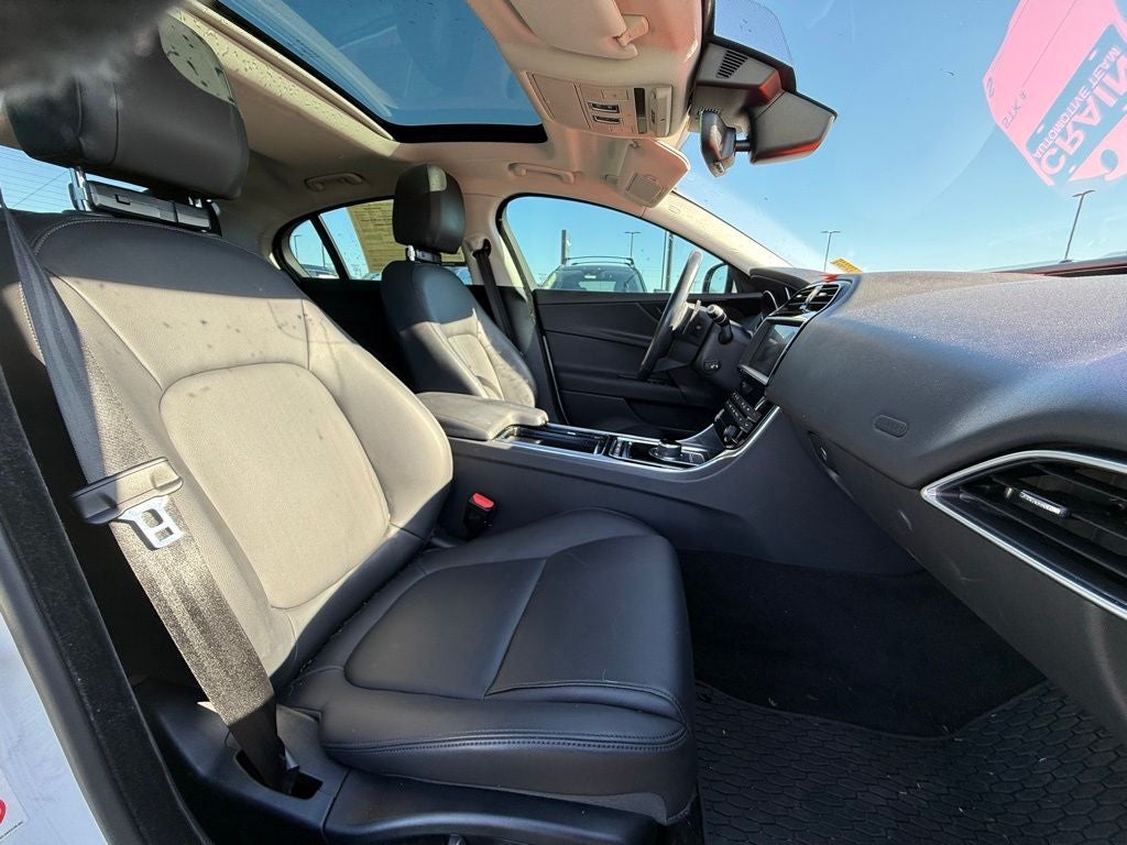 2019 Jaguar XE 25t Premium