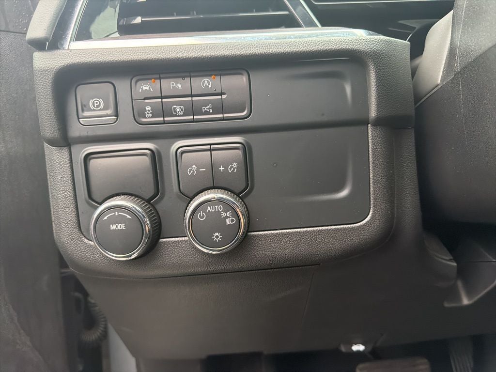 2025 Chevrolet Tahoe LT 1-Owner / Clean Carfax / Power Liftgate