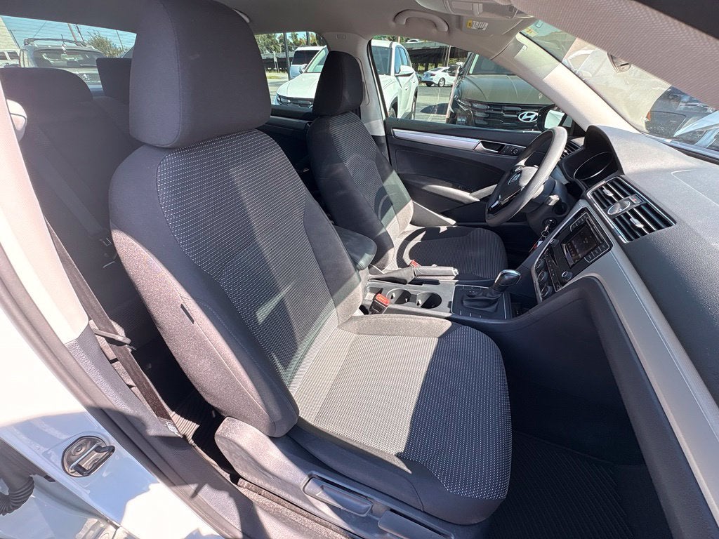 2016 Volkswagen Passat 1.8T S