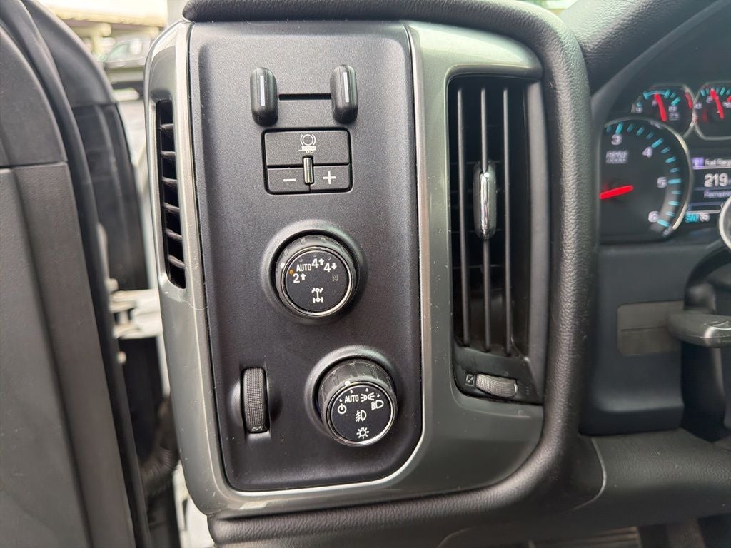 2018 Chevrolet Silverado 1500 LT Texas Edition / LT1 Preferred Equipment Group / LT