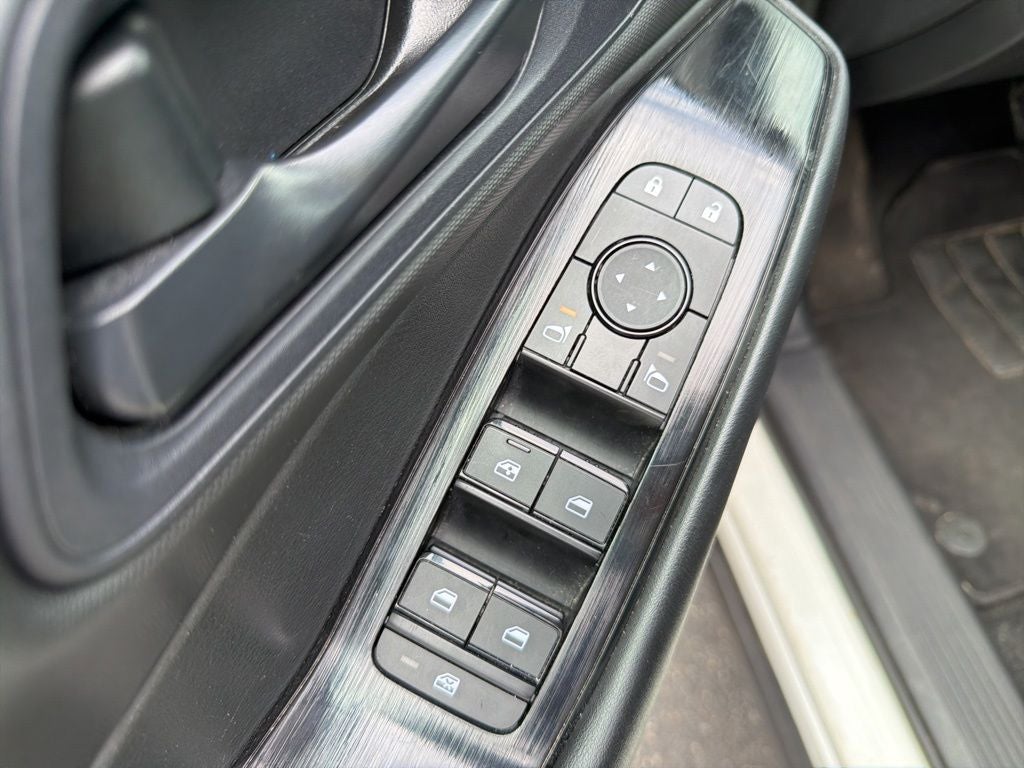 2024 Nissan Rogue S 1-Owner / Blind Spot / Rear Parking Sensors