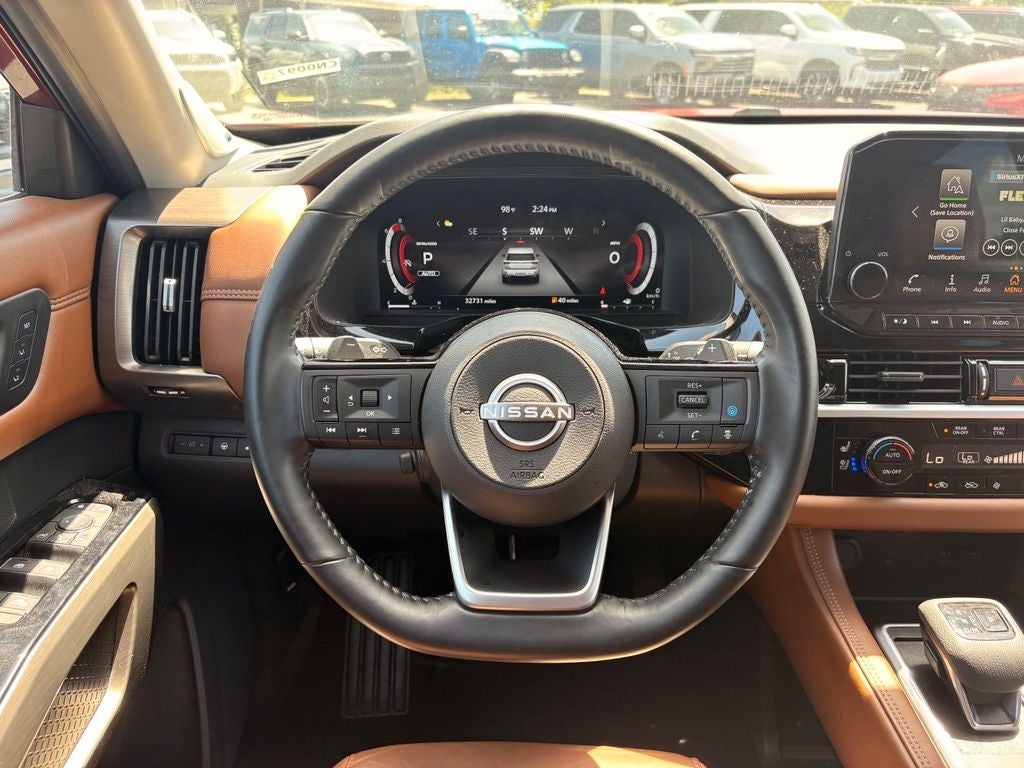 2025 Nissan Pathfinder Platinum