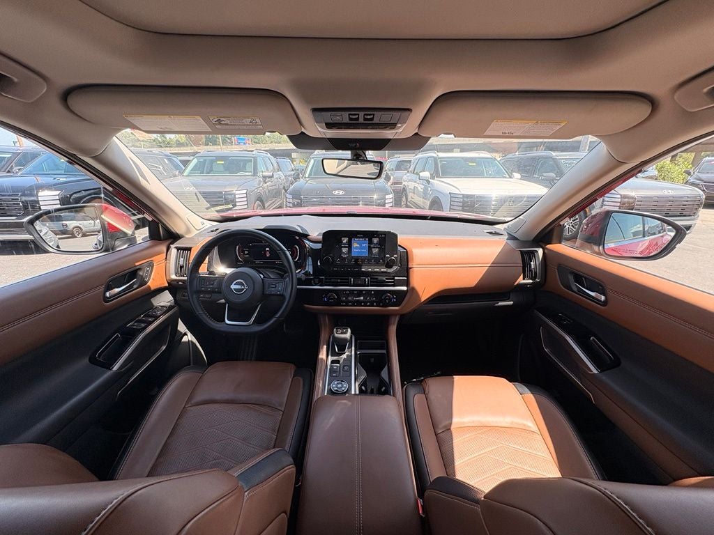 2025 Nissan Pathfinder Platinum
