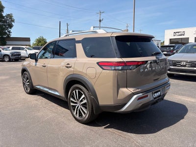 2023 Nissan Pathfinder Platinum