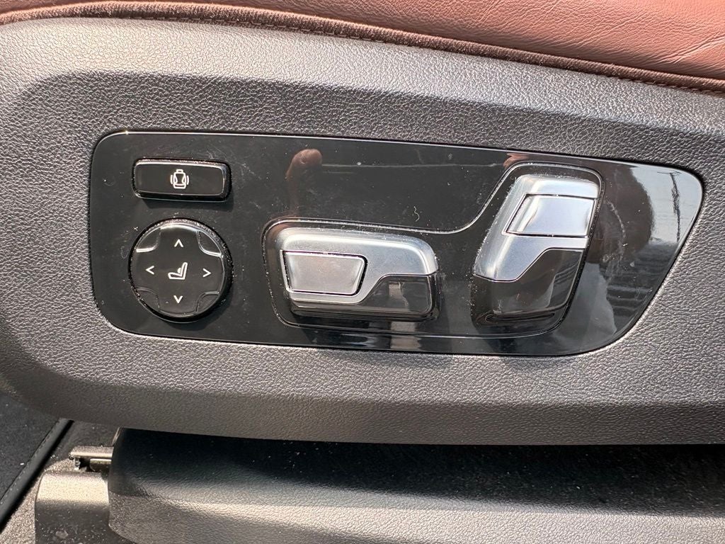 2024 BMW X7 M60i