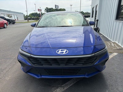 2024 Hyundai Elantra SE