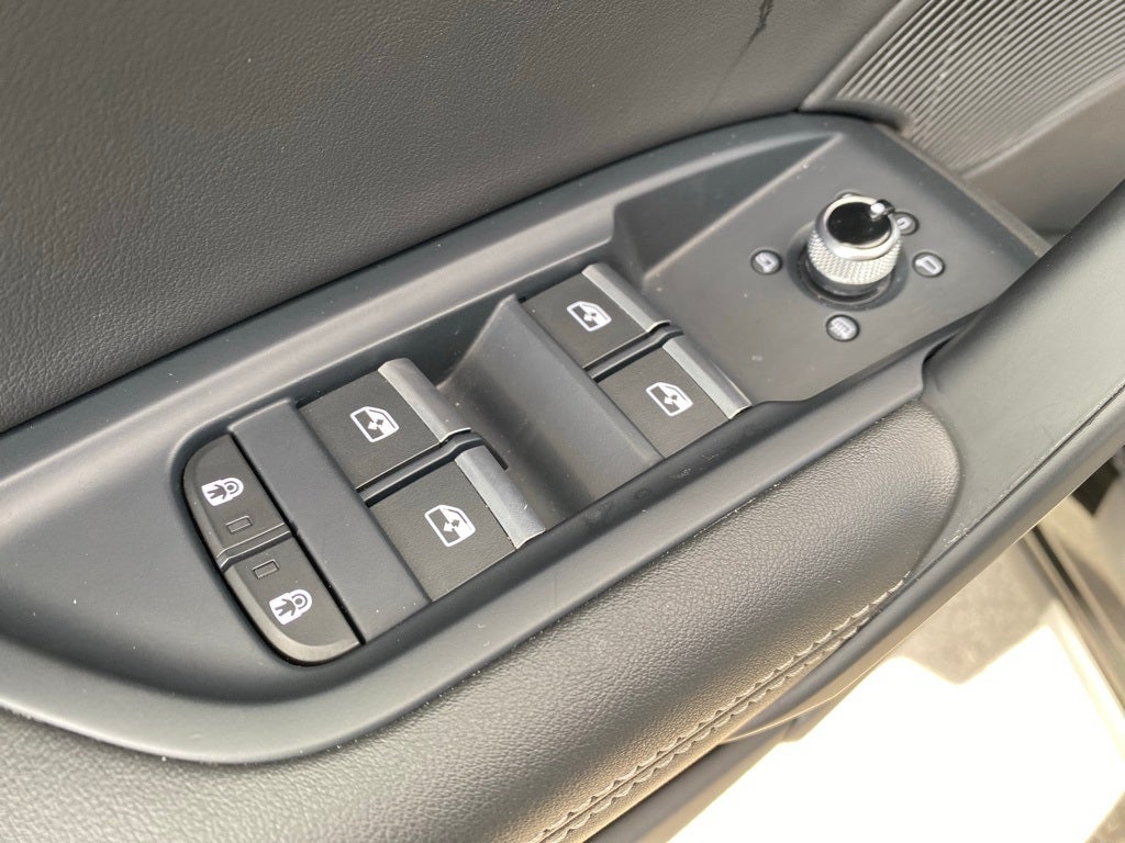 2024 Audi Q5 45 S line Premium quattro