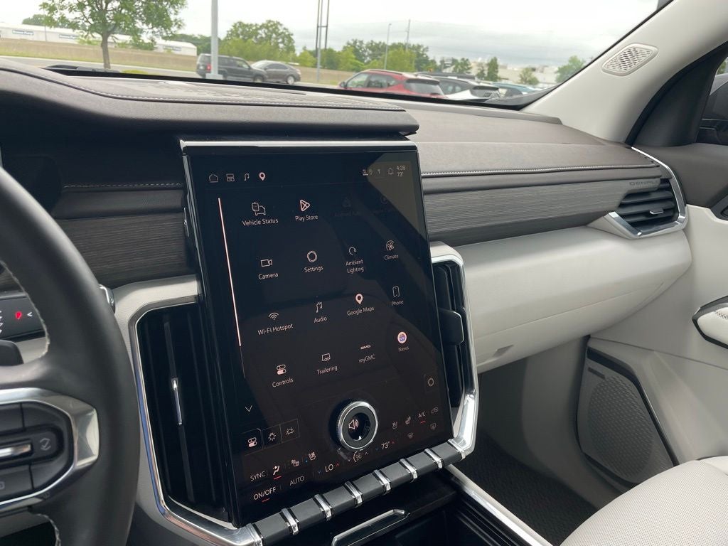2024 GMC Acadia Denali