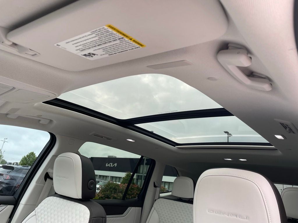 2024 GMC Acadia Denali