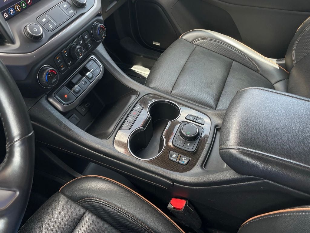 2022 GMC Acadia AT4