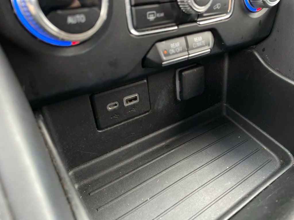 2023 GMC Yukon SLE