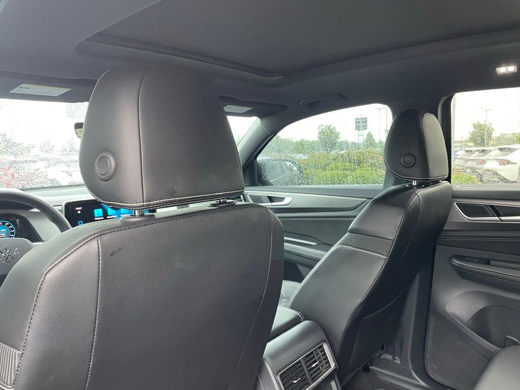 2024 Volkswagen Atlas Cross Sport 2.0T SE w/Technology