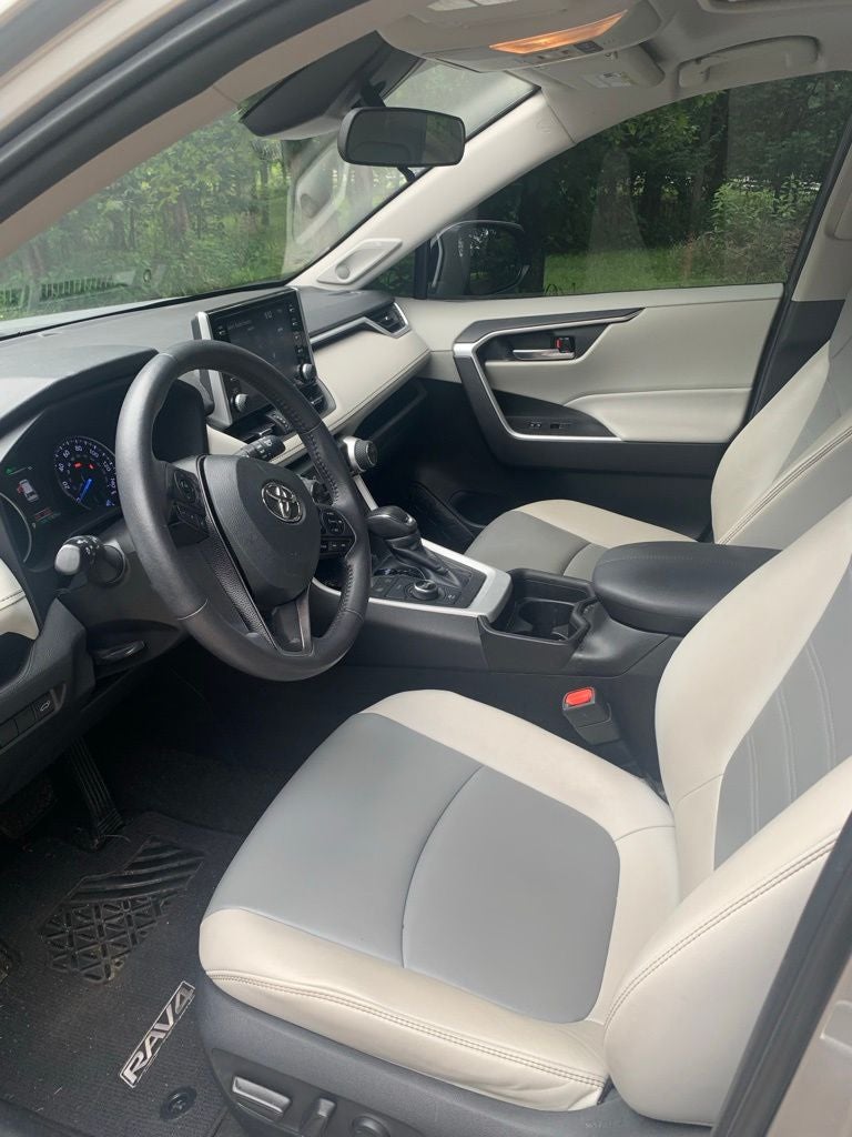 2021 Toyota RAV4 Hybrid XLE Premium
