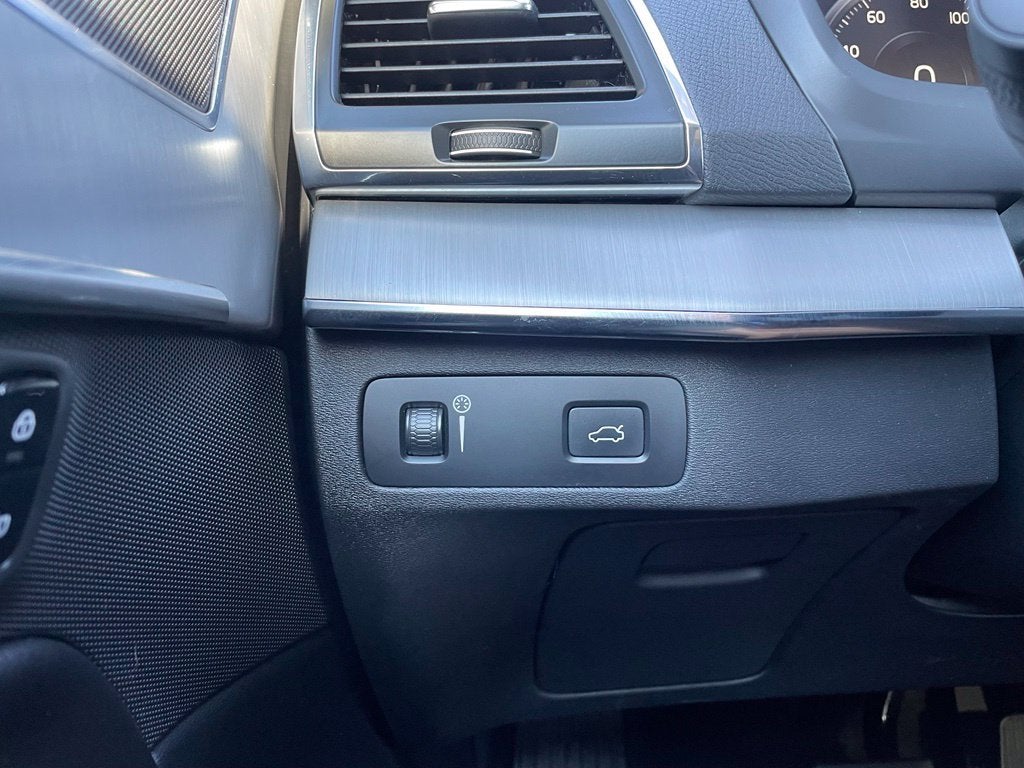 2022 Volvo XC90 T5 Momentum