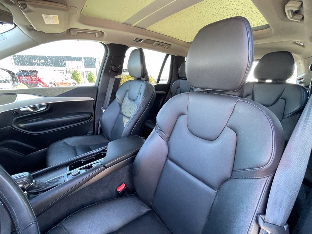 2022 Volvo XC90 T5 Momentum