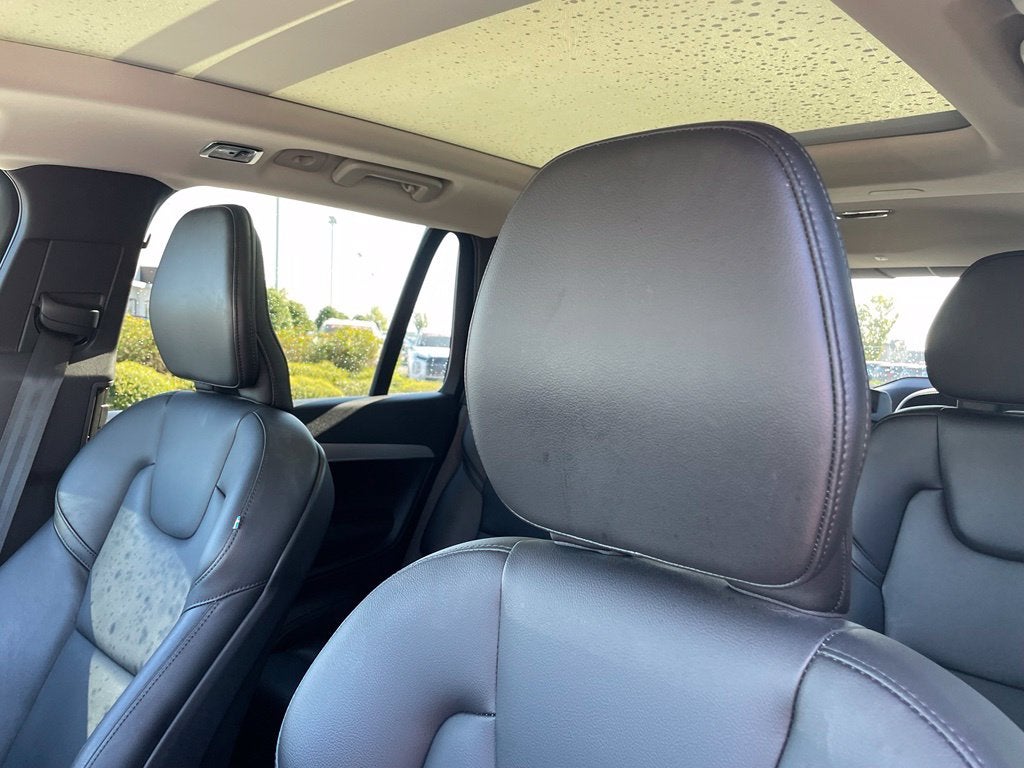 2022 Volvo XC90 T5 Momentum