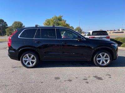 2022 Volvo XC90 T5 Momentum