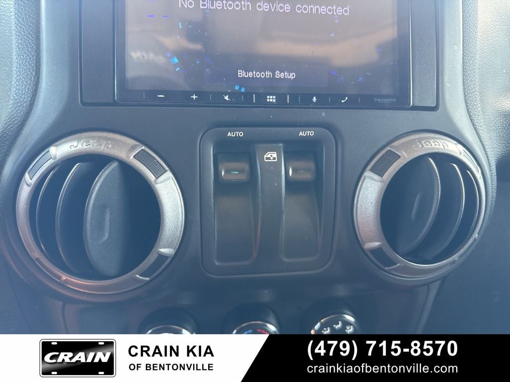 2014 Jeep Wrangler Sport - 4WD / CLEAN CARFAX