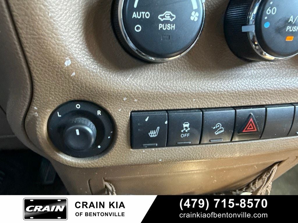 2013 Jeep Wrangler Unlimited Sahara - 4WD / CLEAN CARFAX / ONE OWNER