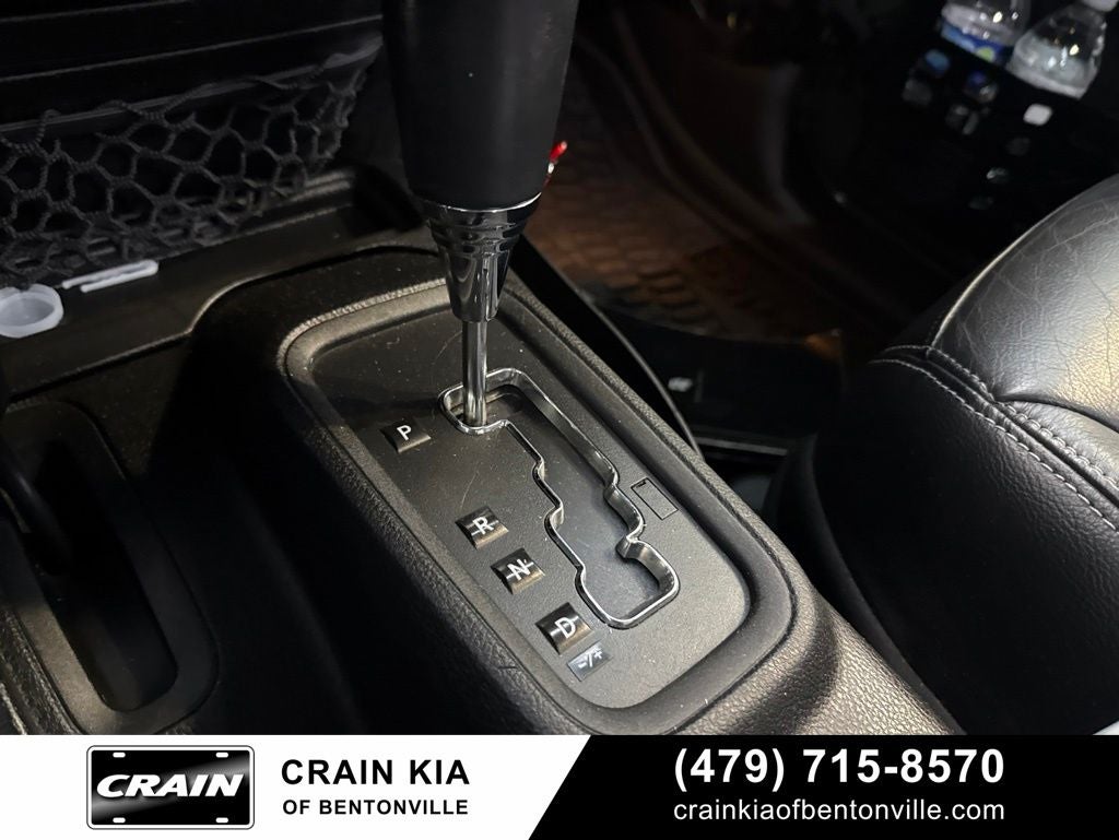2015 Jeep Wrangler Unlimited Rubicon - 4WD / CLEAN CARFAX HISTORY