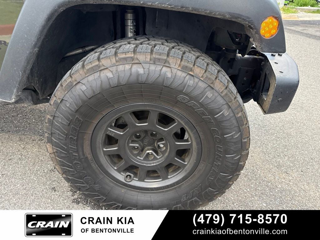 2015 Jeep Wrangler Unlimited Rubicon - 4WD / CLEAN CARFAX HISTORY
