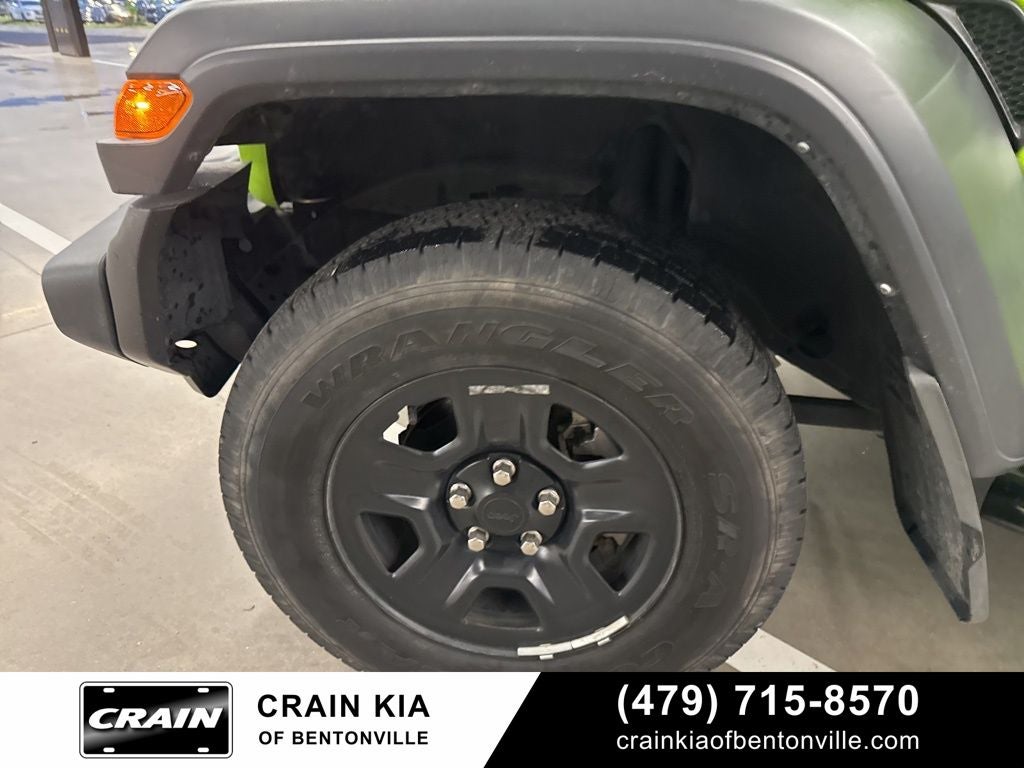 2021 Jeep Wrangler Sport - 4WD / CLEAN CARFAX HISTORY