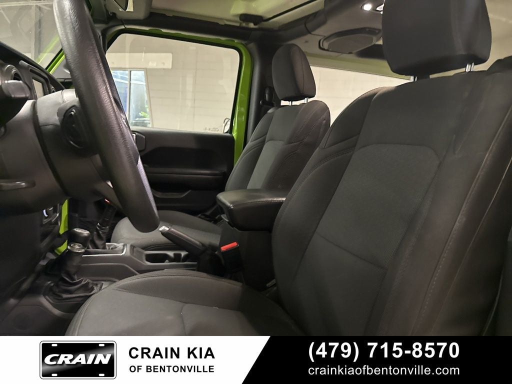 2021 Jeep Wrangler Sport - 4WD / CLEAN CARFAX HISTORY