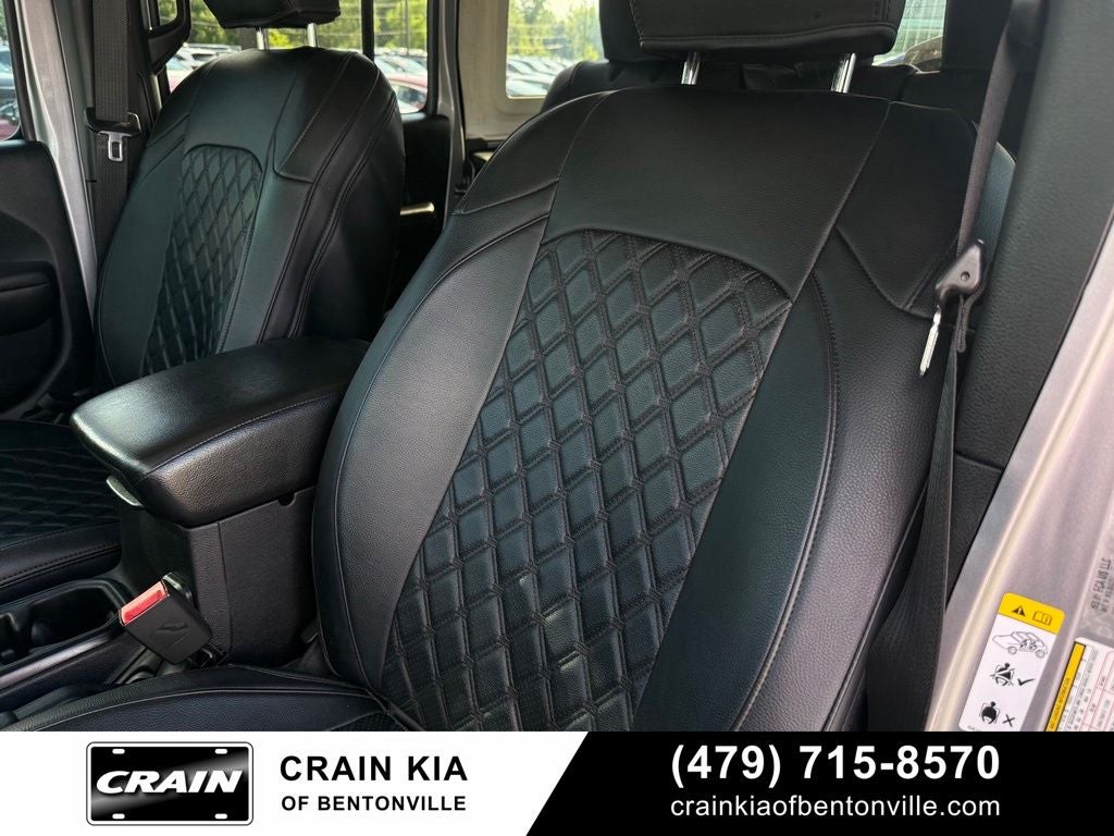 2018 Jeep Wrangler Unlimited Sport - 4WD / CLEAN CARFAX / LIFTED!