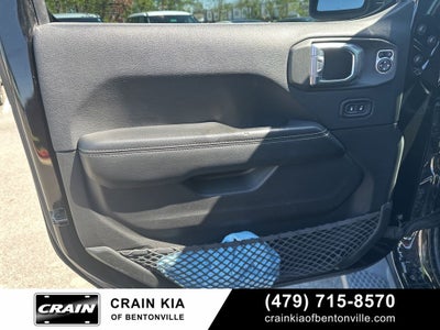 2018 Jeep Wrangler Unlimited Sahara - 4WD / ONE OWNER / LIFTED!