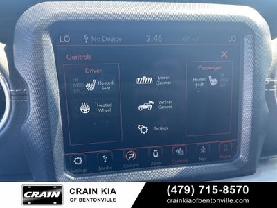 2018 Jeep Wrangler Unlimited Sahara - 4WD / ONE OWNER / LIFTED!