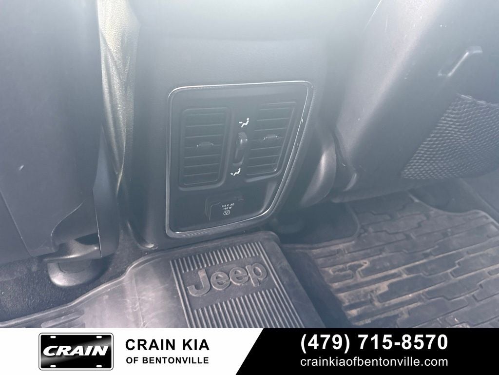 2013 Jeep Grand Cherokee Laredo - 4WD / SUNROOF
