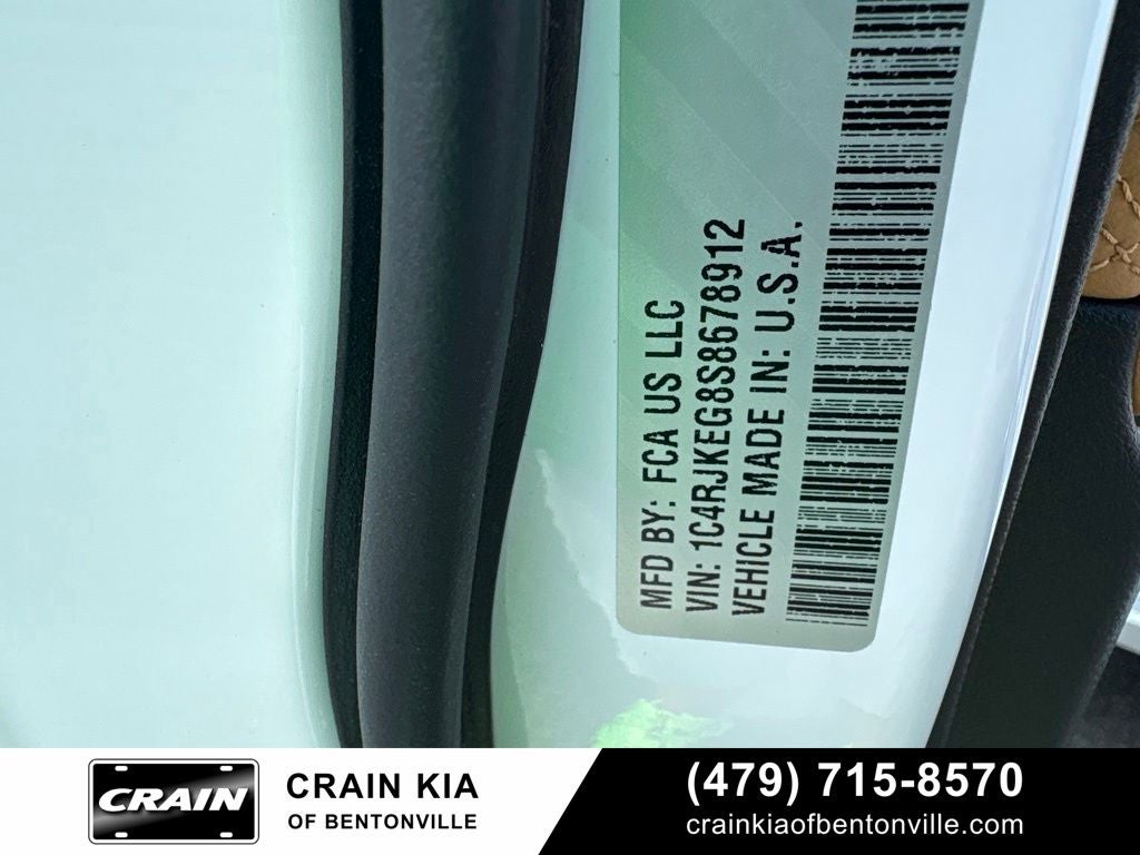 2025 Jeep Grand Cherokee L Summit - 4WD / PANORAMIC SUNROOF / CLEAN CARFAX