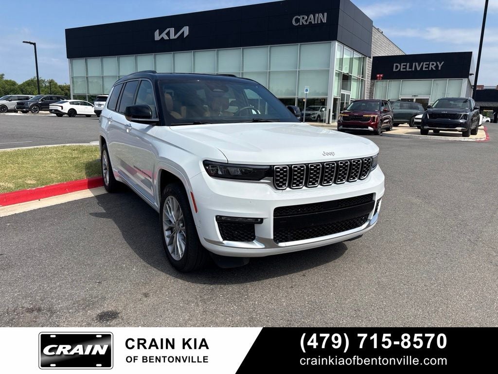 2025 Jeep Grand Cherokee L Summit - 4WD / PANORAMIC SUNROOF / CLEAN CARFAX