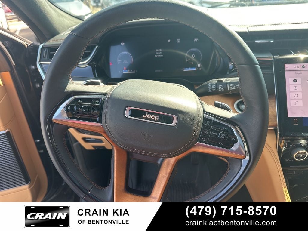 2023 Jeep Grand Cherokee L Summit - 4WD / PANORAMIC SUNROOF / ONE OWNER