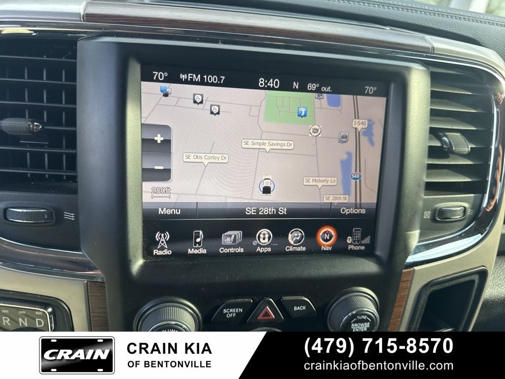 2015 RAM 1500 Laramie - 4WD / SUNROOF