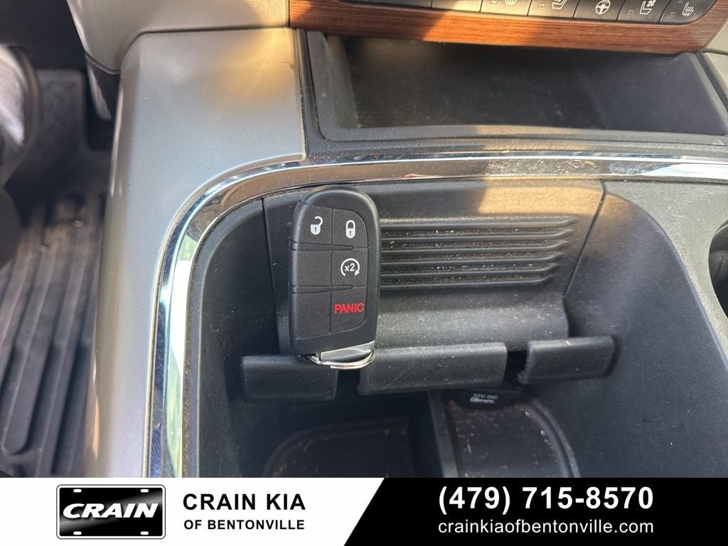 2015 RAM 1500 Laramie - 4WD / SUNROOF